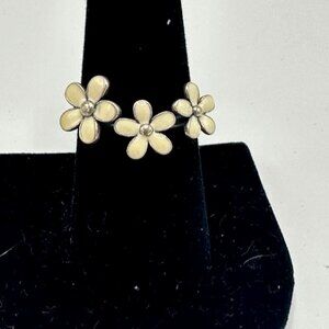 Three Daisies Costume Ring